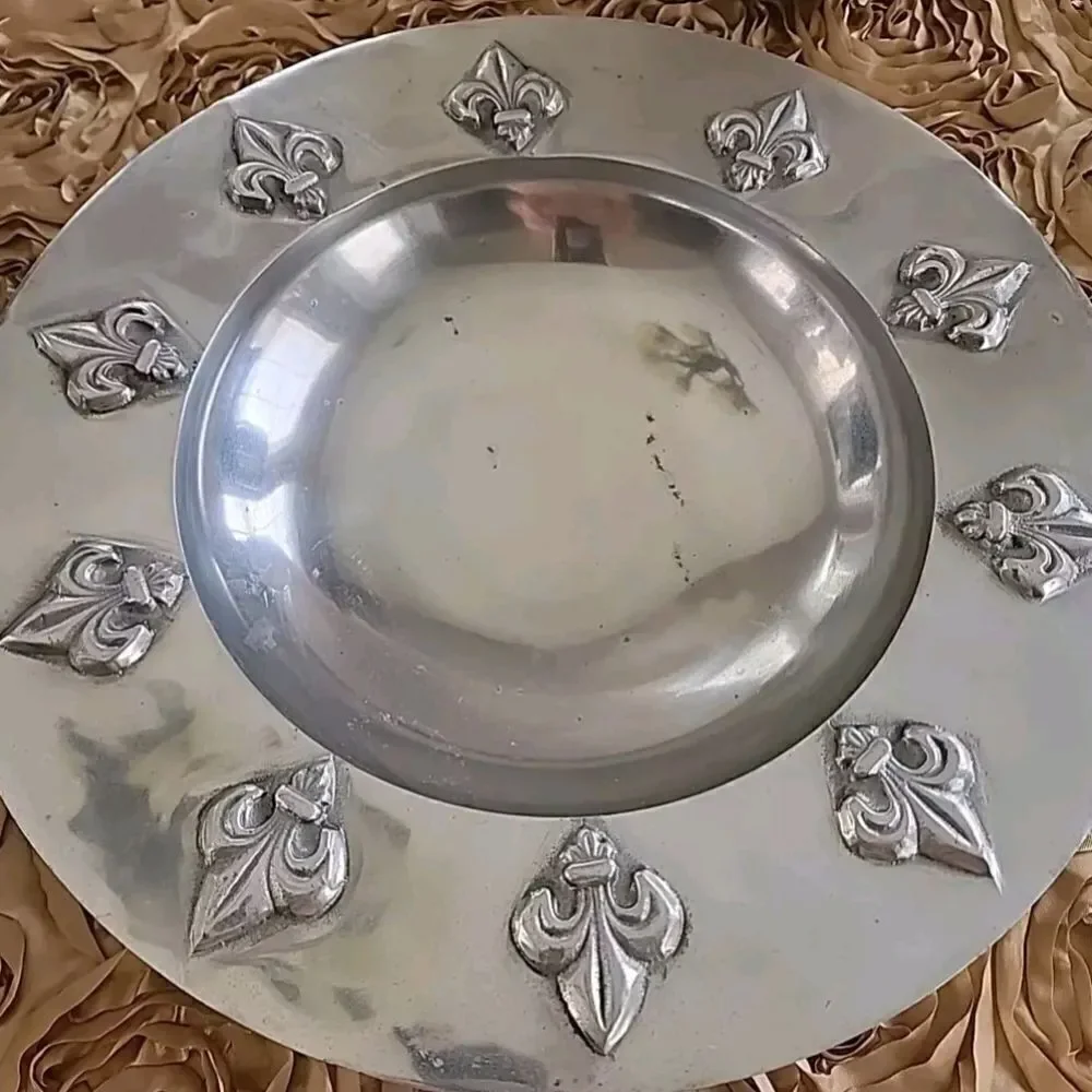 ⚜️Fleur de lis Cast Aluminum Bowl